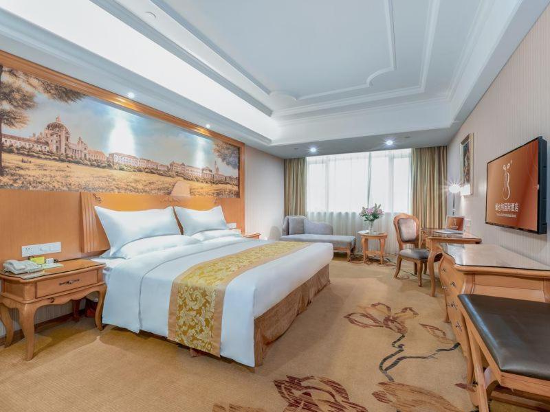 Vienna International Hotel Guigang Hecheng Road Zewnętrze zdjęcie