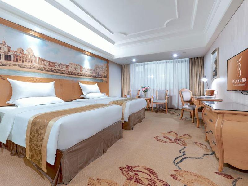 Vienna International Hotel Guigang Hecheng Road Zewnętrze zdjęcie