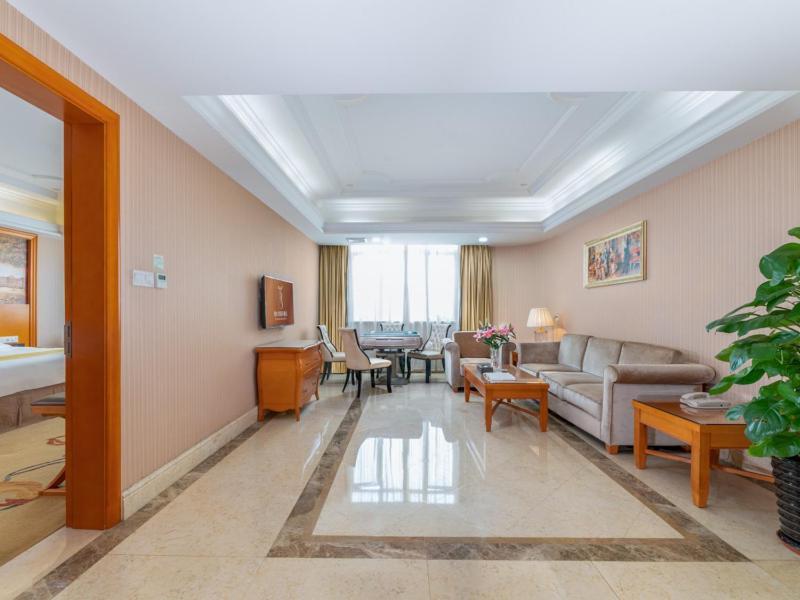 Vienna International Hotel Guigang Hecheng Road Zewnętrze zdjęcie